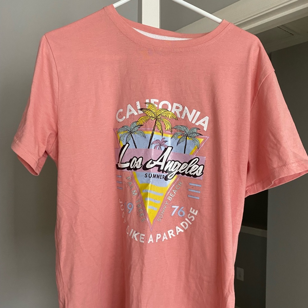 Mens T-shirt- SIZE: MENS S